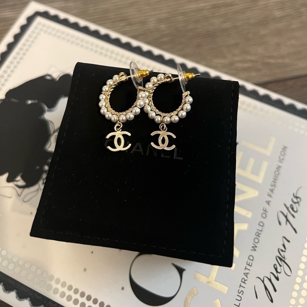 CHANEL Faux Pearl Gold CC Hoop Earrings‎